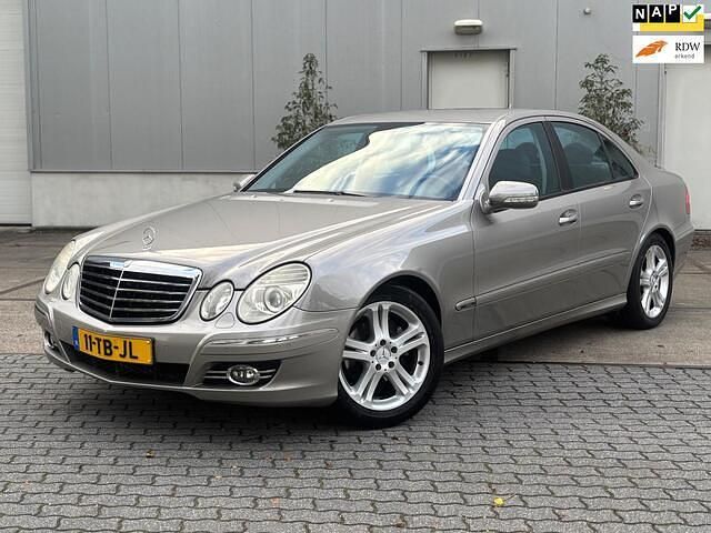 Grijs Gebruikt 2006 Mercedes E280 Avantgarde Sedan | € 5.450 (Goede deal) - Afbeelding 1/4