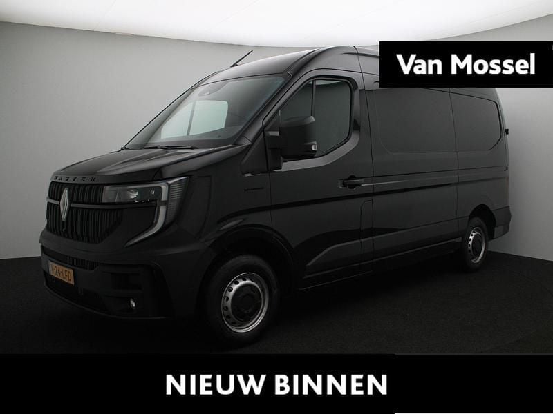 Zwart Gebruikt 2025 Renault Master Black Edition Van | € 47.940 (Eerlijke prijs) - Afbeelding 1/4