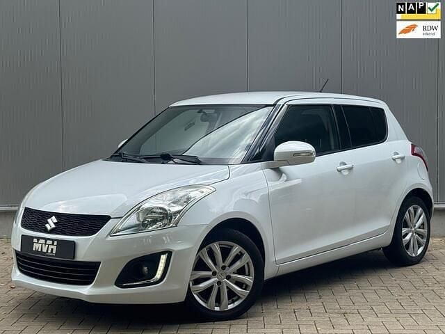 Wit Gebruikt 2014 Suzuki Swift Hatchback | € 8.450 (Eerlijke prijs) - Afbeelding 1/4