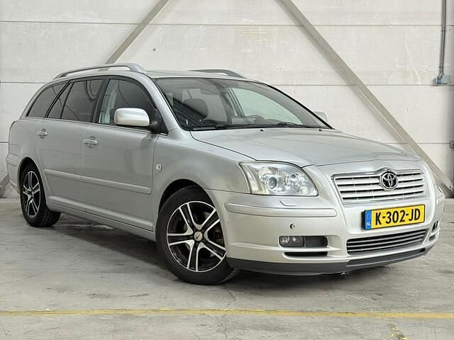 Occasion Toyota Avensis Luna 163 PK (119 kW) 2005 Grijs Stationwagen