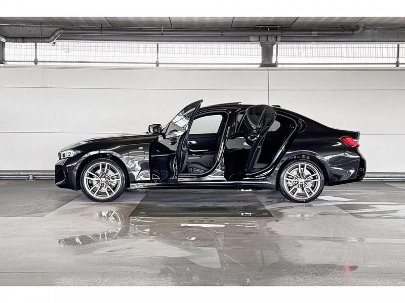 Occasion BMW 330e Basis 292 PK (214 kW) 2025 Zwart Sedan