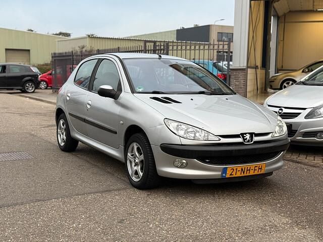 Occasion Peugeot 206 Sport 109 PK (80 kW) 2003 Grijs Hatchback