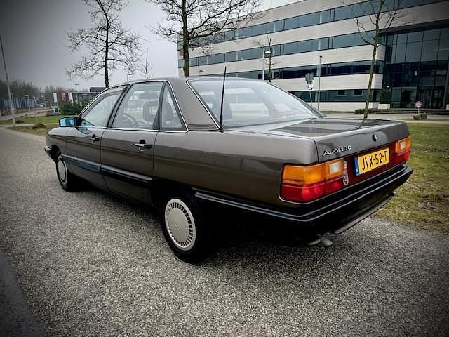 Occasion Audi 100 75 PK (55 kW) 1983 Bruin Sedan