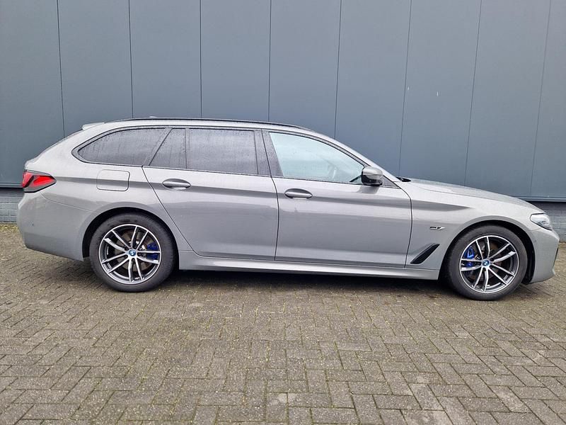 Occasion BMW 530 293 PK (215 kW) 2022 Grijs Stationwagen