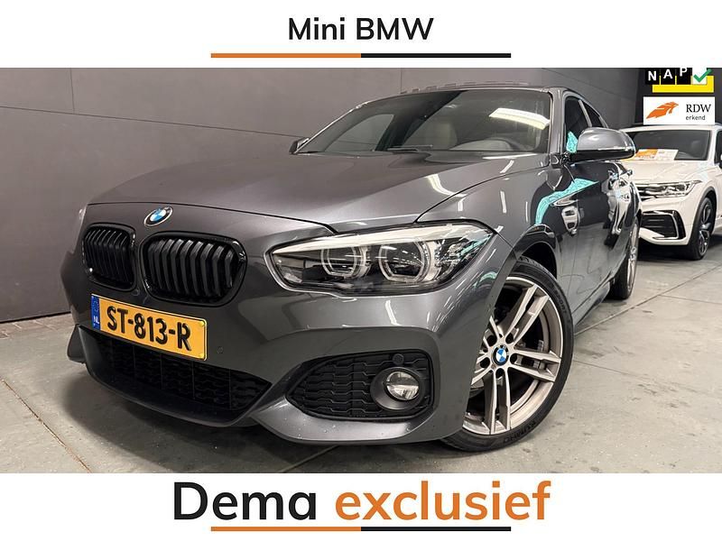 Grijs Occasion 2018 BMW 118 M Sport Hatchback | € 18.950 (Eerlijke prijs) - Afbeelding 1/4