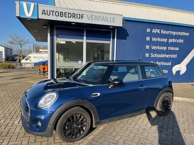 Blauw Occasion 2017 Mini Cooper Business Hatchback | € 10.995 (Super prijs) - Afbeelding 1/4