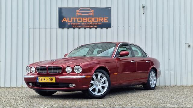 Rood Gebruikt 2005 Jaguar XJ Executive Sedan | € 7.950 (Iets duurder) - Afbeelding 1/4