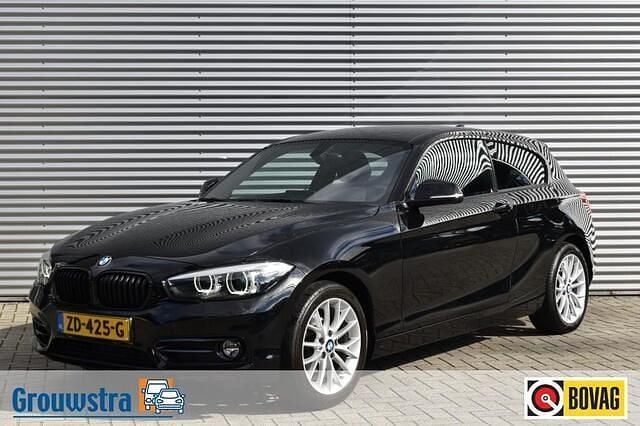 Zwart Occasion 2019 BMW 116 Sport Line Hatchback | € 18.440 (Iets duurder) - Afbeelding 1/4