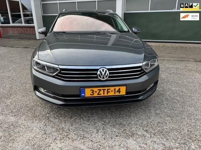 Grijs Gebruikt 2015 VW Passat Edition Stationwagen | € 8.450 (Eerlijke prijs) - Afbeelding 1/4