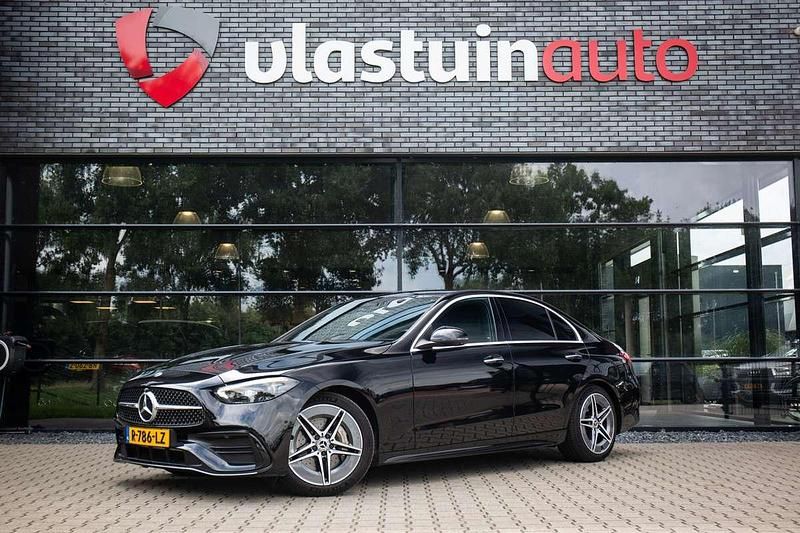 Zwart Gebruikt 2022 Mercedes C300e AMG line Sedan | € 38.950 (Eerlijke prijs) - Afbeelding 1/4