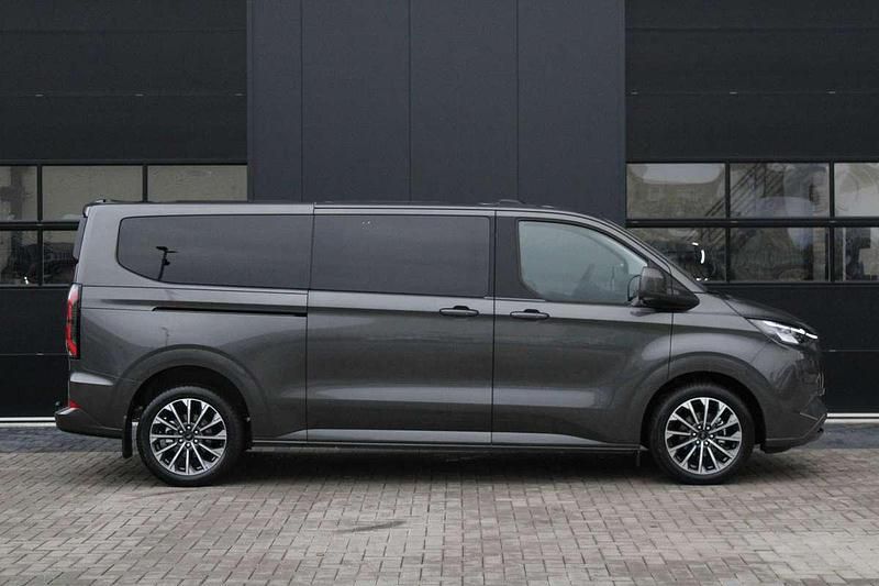 Occasion Ford Tourneo Titanium X 232 PK (170 kW) 2025 Grijs MPV