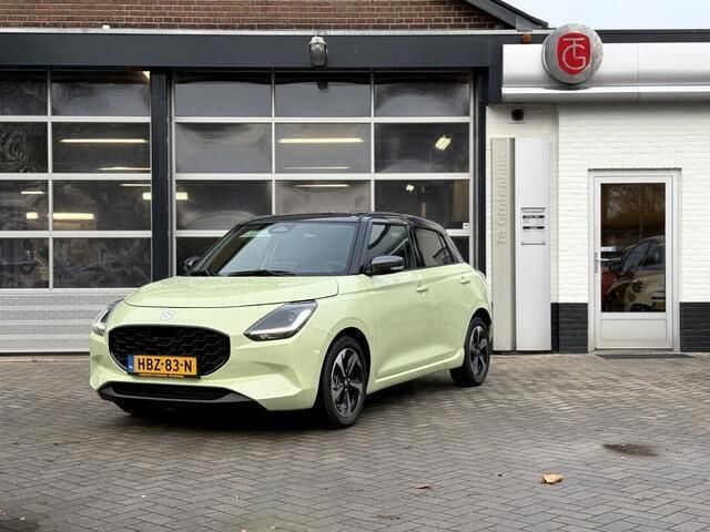 Groen Nieuw 2024 Suzuki Swift Hatchback | € 24.995 (Eerlijke prijs) - Afbeelding 1/4