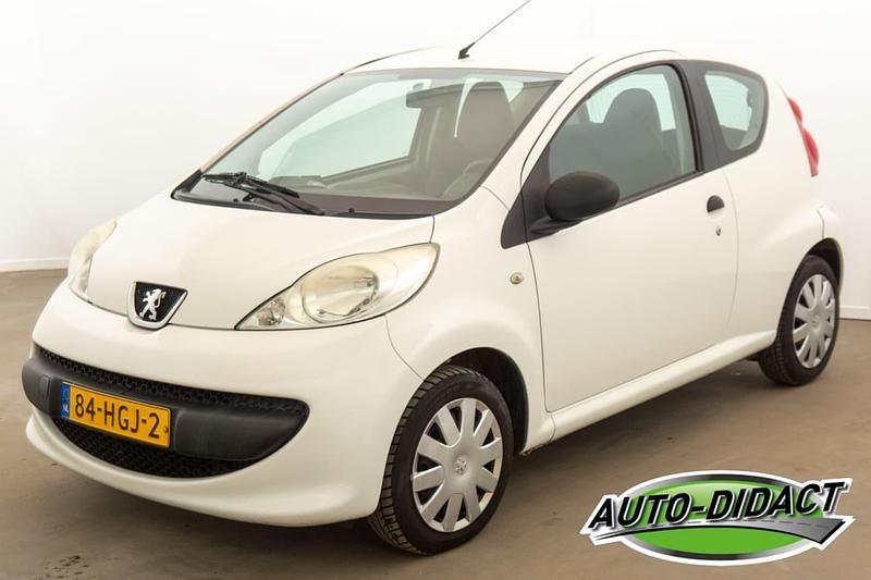 Wit Gebruikt 2008 Peugeot 107 Hatchback | € 850 (Super prijs) - Afbeelding 1/4