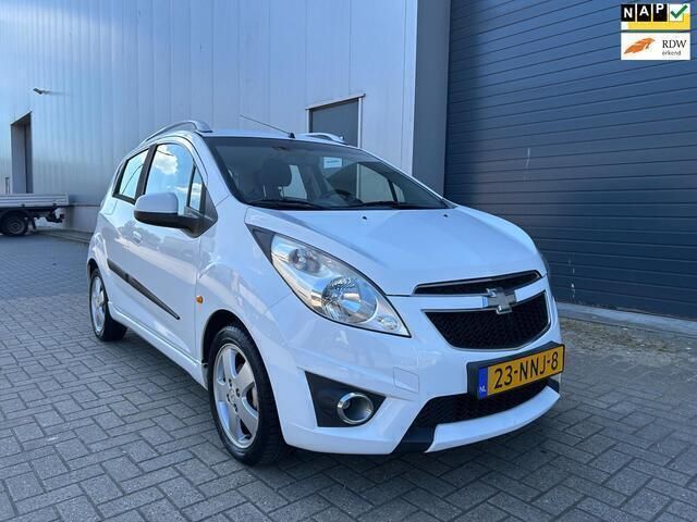 Wit Gebruikt 2010 Chevrolet Spark LT Hatchback | € 4.999 (Iets duurder) - Afbeelding 1/4