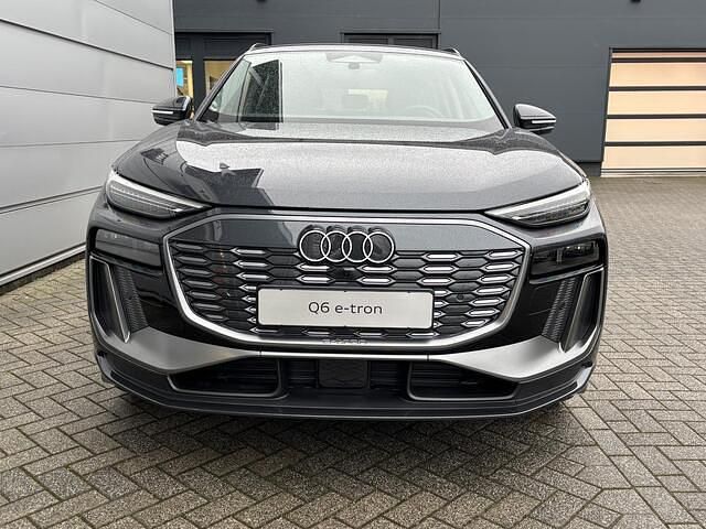 Occasion Audi Q6 e-tron Advanced 225 kW (306 PK) 2024 Grijs SUV