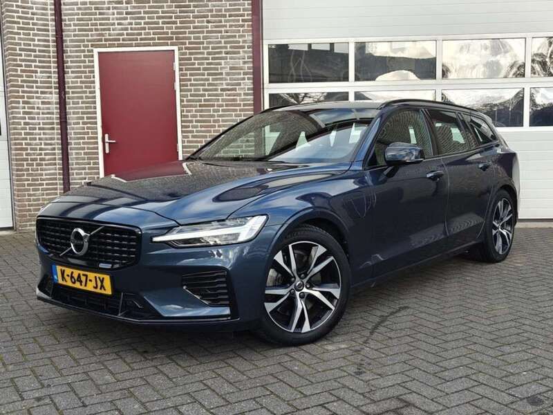 Blauw, metallic lak Gebruikt 2021 Volvo V60 R-Design Stationwagen | € 29.750 (Eerlijke prijs) - Afbeelding 1/4