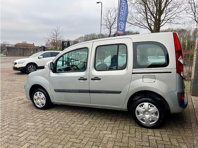 Occasion Renault Kangoo Expression 106 PK (77 kW) 2010 Grijs (metallic) MPV