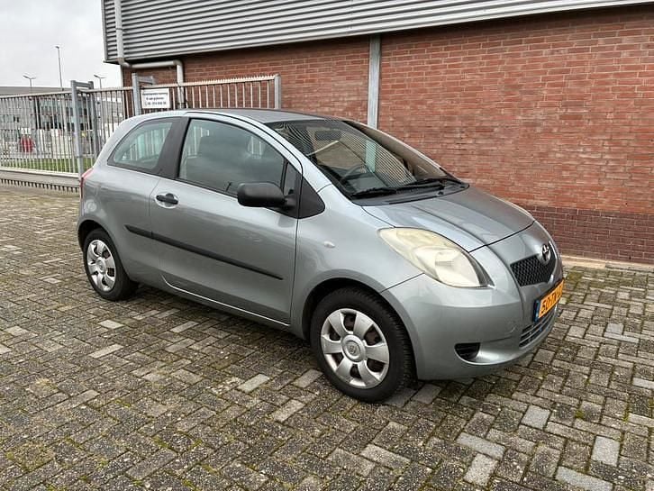 Gebruikt 2006 Toyota Yaris Terra | € 2.100 (Eerlijke prijs) - Afbeelding 1/4