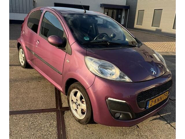 Occasion Peugeot 107 Active 68 PK (50 kW) 2013 Paars (metallic) Hatchback