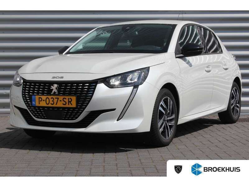 Wit, metallic lak Gebruikt 2022 Peugeot 208 Allure Hatchback | € 17.900 (Eerlijke prijs) - Afbeelding 1/1
