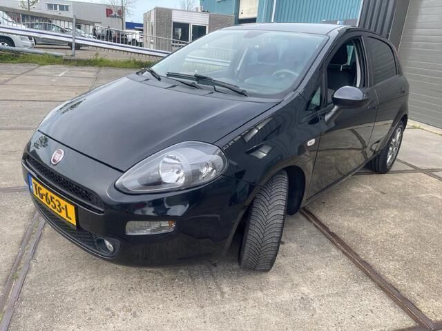 Zwart Gebruikt 2018 Fiat Punto Evo Hatchback | € 7.999 (Eerlijke prijs) - Afbeelding 1/4