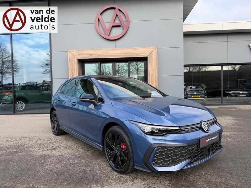 Hatchback Occasion 2025 VW Golf VIII Style Hatchback | € 38.945 (Eerlijke prijs) - Afbeelding 1/4