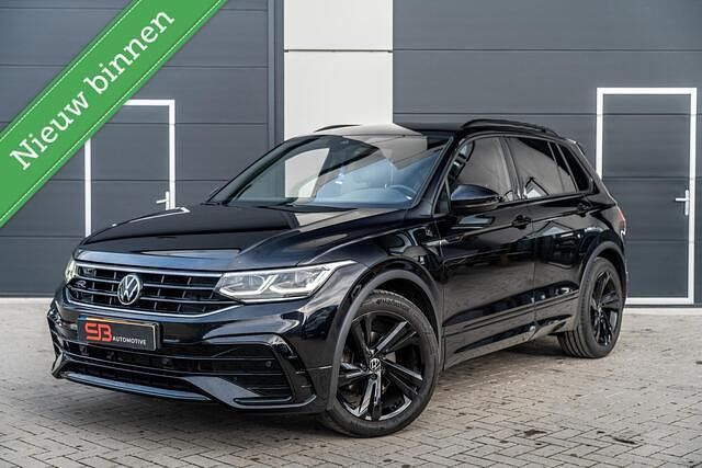 Zwart Gebruikt 2021 VW Tiguan Business+ SUV | € 33.950 (Eerlijke prijs) - Afbeelding 1/4