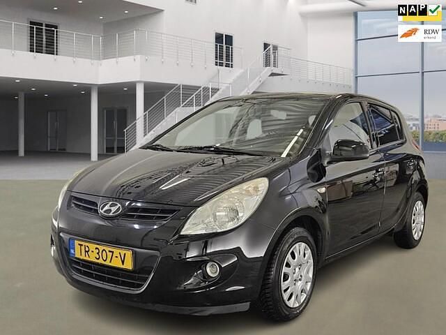 Zwart Gebruikt 2012 Hyundai i20 Hatchback | € 2.799 (Goede deal) - Afbeelding 1/4