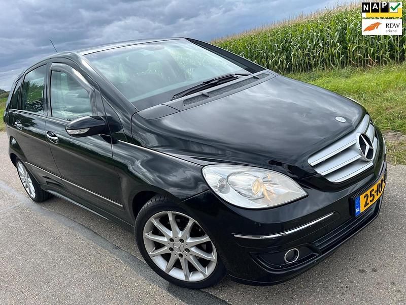 Zwart Gebruikt 2005 Mercedes B200 MPV | € 5.650 (Iets duurder) - Afbeelding 1/4