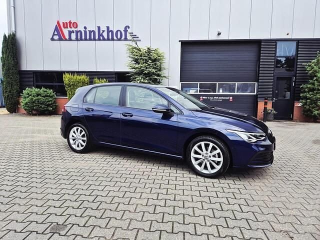 Blauw Gebruikt 2020 VW Golf VIII Style Hatchback | € 20.450 (Goede deal) - Afbeelding 1/4
