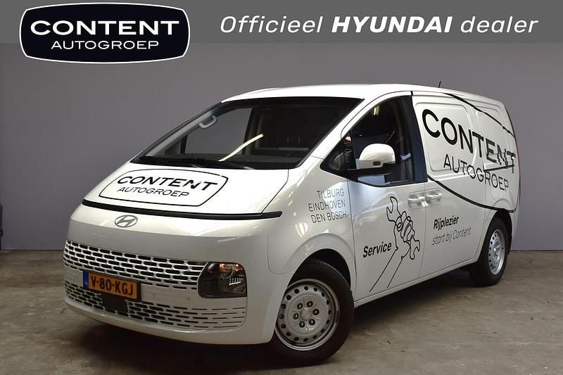 Wit Occasion 2024 Hyundai Staria MPV | € 24.940 - Afbeelding 1/4