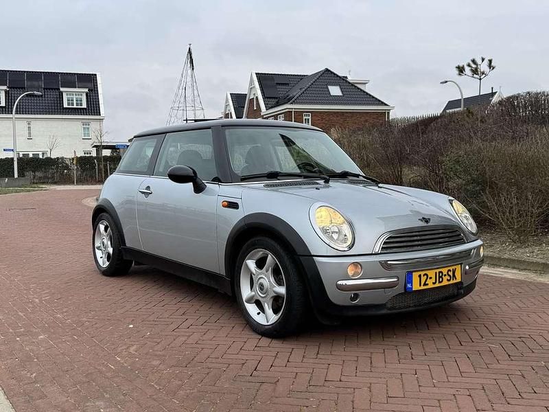 Occasion Mini Cooper 116 PK (85 kW) 2002 Zilver Hatchback