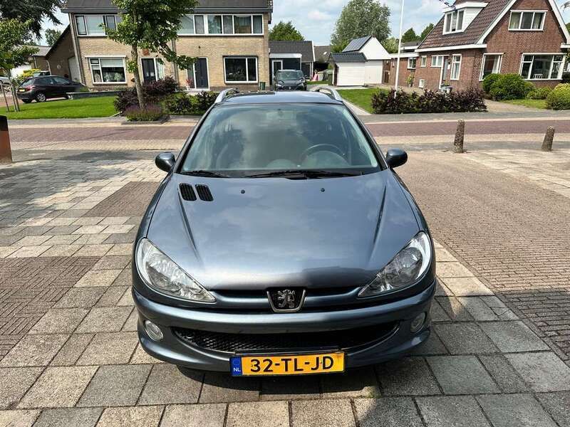 Gebruikt 2006 Peugeot 206 Stationwagen | € 1.800 (Iets duurder) - Afbeelding 1/4