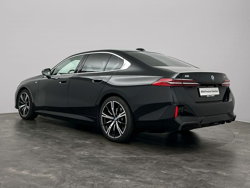 Occasion BMW i5 Comfort Edition 250 kW (340 PK) 2023 Saphirschwarz metallic (zwart metallic) Sedan