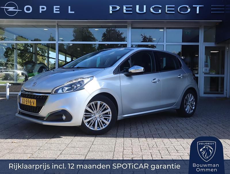 Grijs Gebruikt 2018 Peugeot 208 Allure Hatchback | € 9.450 (Iets duurder) - Afbeelding 1/4