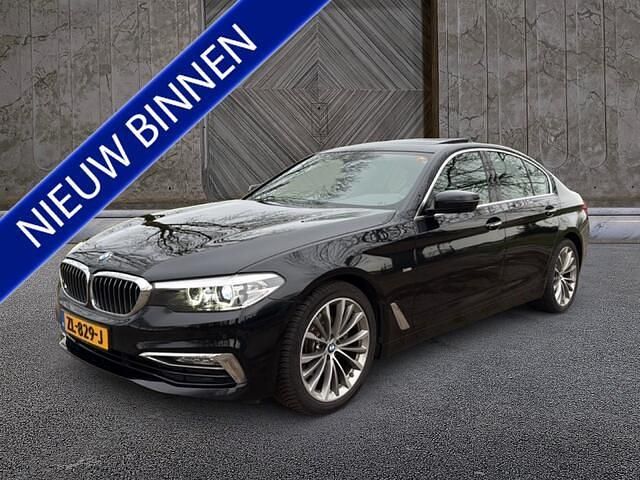 Zwart Occasion 2018 BMW 520 Executive Sedan | € 19.950 (Eerlijke prijs) - Afbeelding 1/4