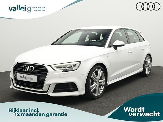 Wit Gebruikt 2018 Audi A3 Sportback S-Line Hatchback | € 17.900 (Iets duurder) - Afbeelding 1/4