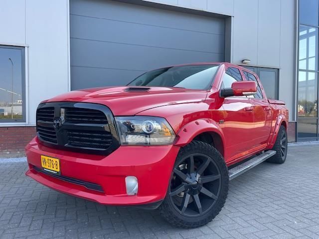 Rood Gebruikt 2016 Dodge Ram Pickup | € 27.900 (Iets duurder) - Afbeelding 1/4