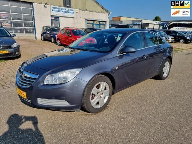 Blauw Gebruikt 2011 Opel Insignia Edition Hatchback | € 4.250 (Goede deal) - Afbeelding 1/4