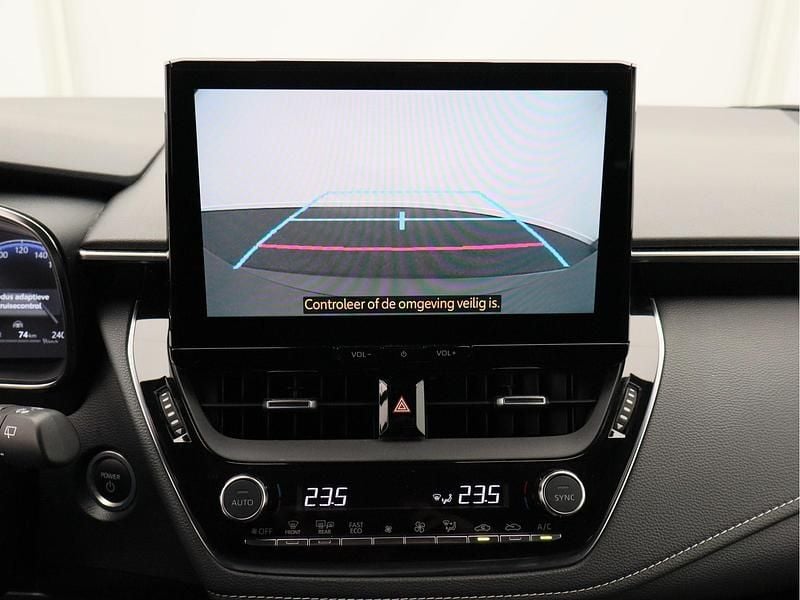 Occasion Toyota Corolla Hybrid Active 120 PK (88 kW) 2024 Grijs (metallic) Hatchback