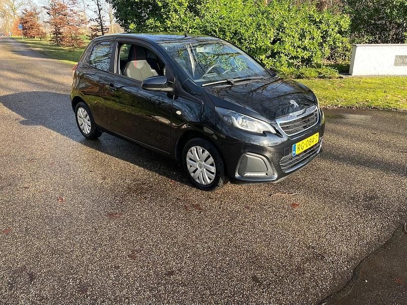 Zwart (metallic) Occasion 2016 Peugeot 108 Active Hatchback | € 6.250 (Super prijs) - Afbeelding 1/4