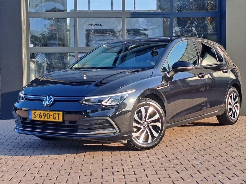 Zwart Gebruikt 2022 VW Golf VIII Business+ Hatchback | € 27.450 (Super prijs) - Afbeelding 1/4