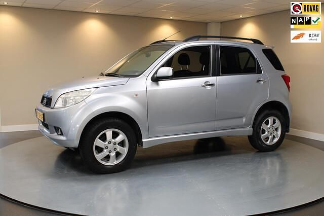 Grijs (metallic) Occasion 2007 Daihatsu Terios SUV | € 9.440 (Eerlijke prijs) - Afbeelding 1/4