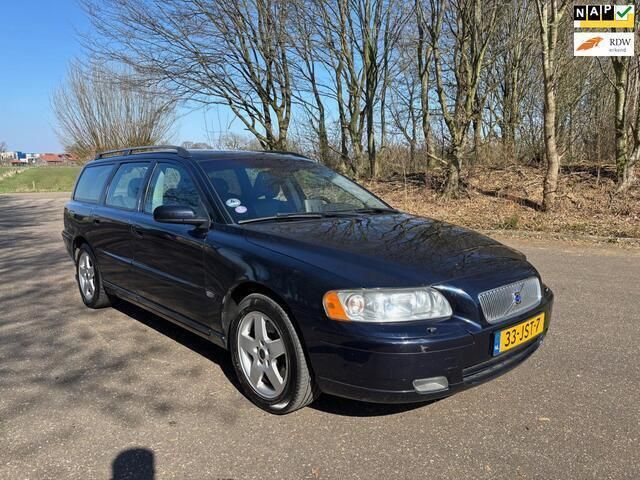 Blauw Gebruikt 2005 Volvo V70 Momentum Stationwagen | € 3.450 (Eerlijke prijs) - Afbeelding 1/4