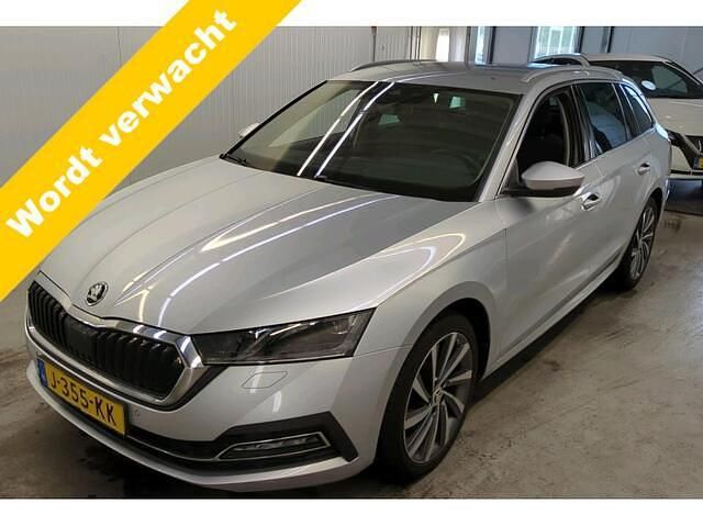Grijs Occasion 2020 Skoda Octavia First Edition Stationwagen | € 19.950 (Eerlijke prijs) - Afbeelding 1/4