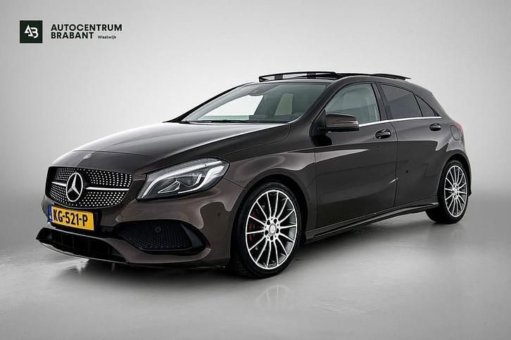 Bruin Gebruikt 2016 Mercedes A180 AMG Hatchback | € 15.745 (Eerlijke prijs) - Afbeelding 1/4