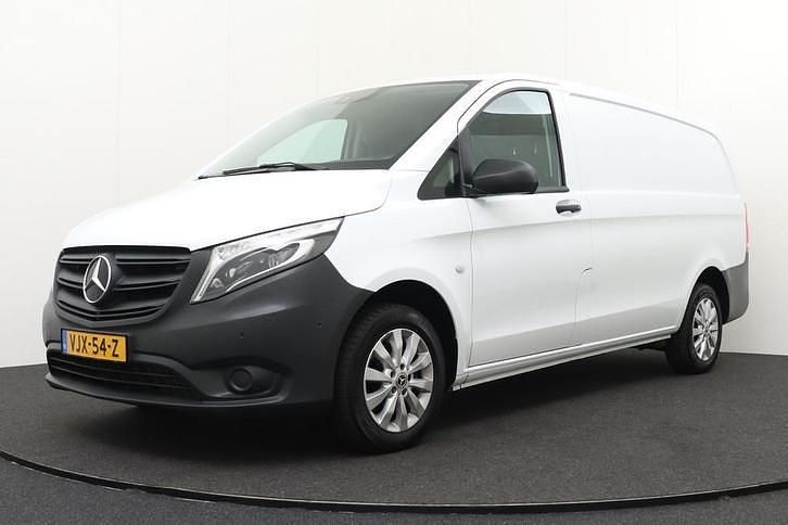 Wit Gebruikt 2021 Mercedes Vito Van | € 21.940 (Super prijs) - Afbeelding 1/4