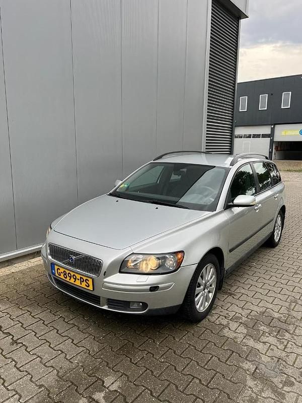 Zilver Occasion 2005 Volvo V50 Stationwagen | € 4.250 (Eerlijke prijs) - Afbeelding 1/4