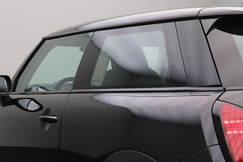 Occasion Mini Cooper Essential 156 PK (114 kW) 2025 Zwart Hatchback