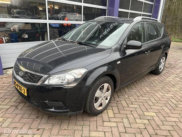 Occasion Kia Ceed 90 PK (66 kW) 2011 Zwart Hatchback